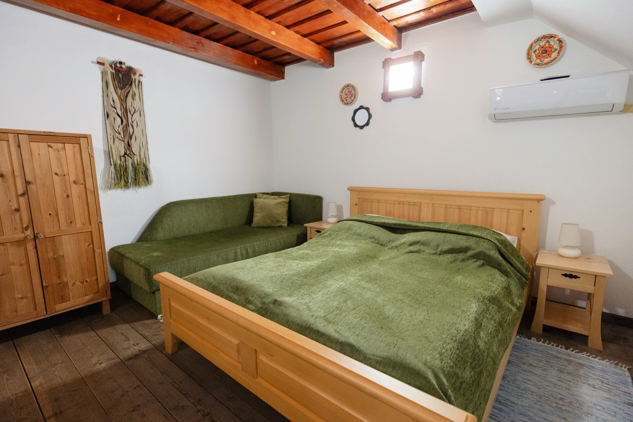 Camera Codrul Verde — imaginea 1
